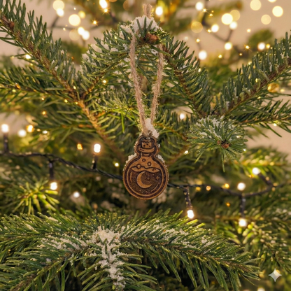 Small dice bag hand-sewn from panne velvet copper shine of the forge